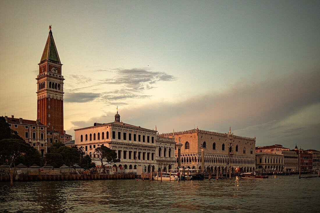 Markusturm Venedig Italien