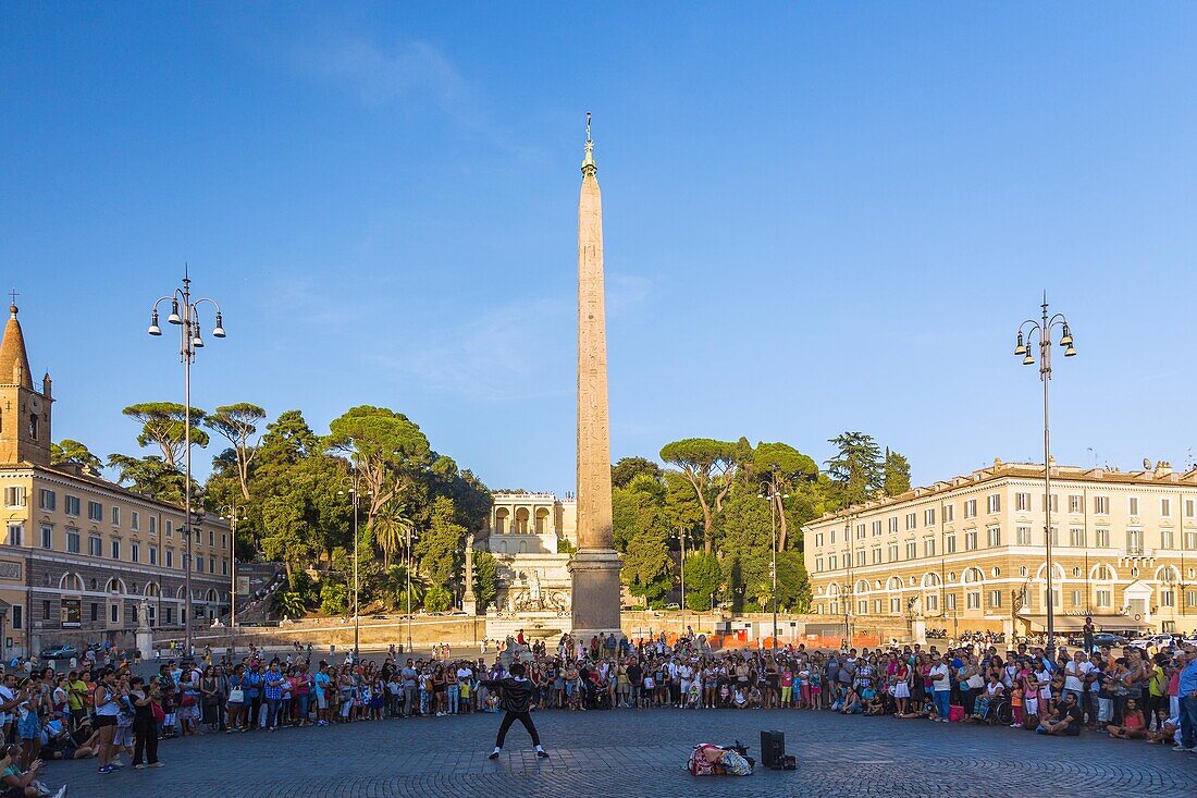 Rom, Piazza del Popolo, Blick auf Treppenanlage und Aussichtsterrasse des Monte Pincio, Latium, Italien