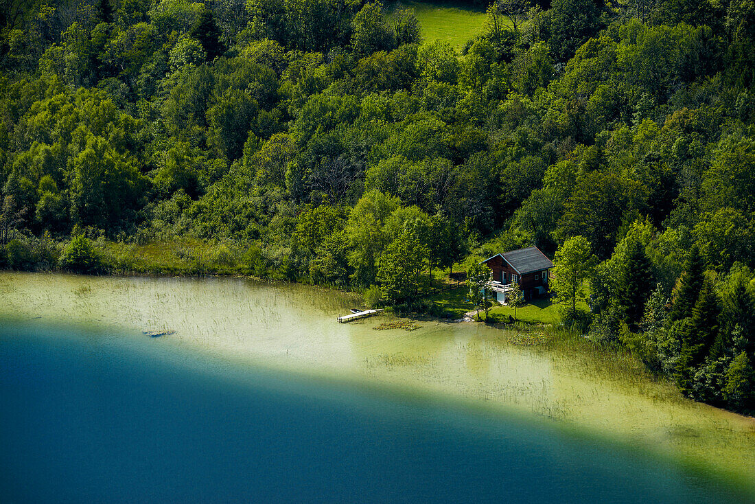 Lakescape, lonely lake house, Lac d Ilay, Champagnole, Jura Department, Bourgogne-Franche-Comté, Jura Region, France