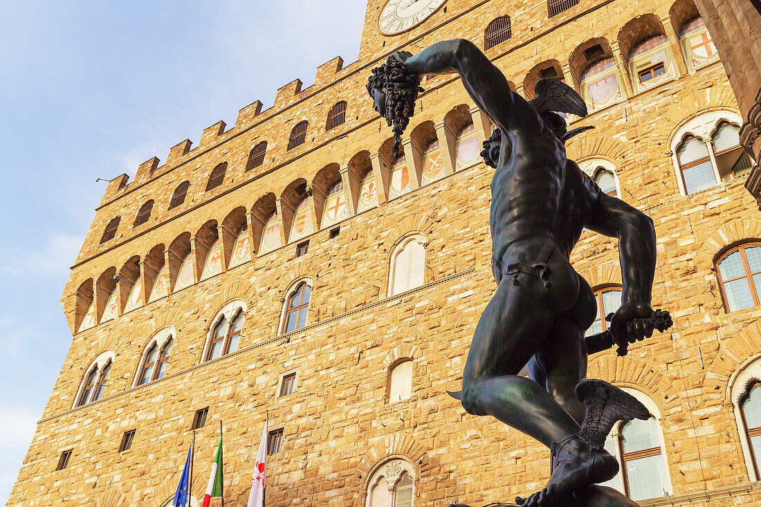 Cellinis Skulptur des Perseus, Piazza della Signoria, Florenz, Toskana, Italien