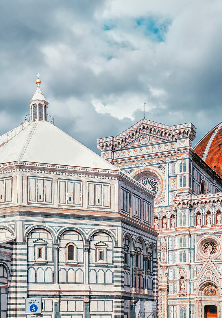 Vew of Duomo Santa Maria del Fiore and Brunelleschi's dome, Florence, Tuscany, Italy, Europe