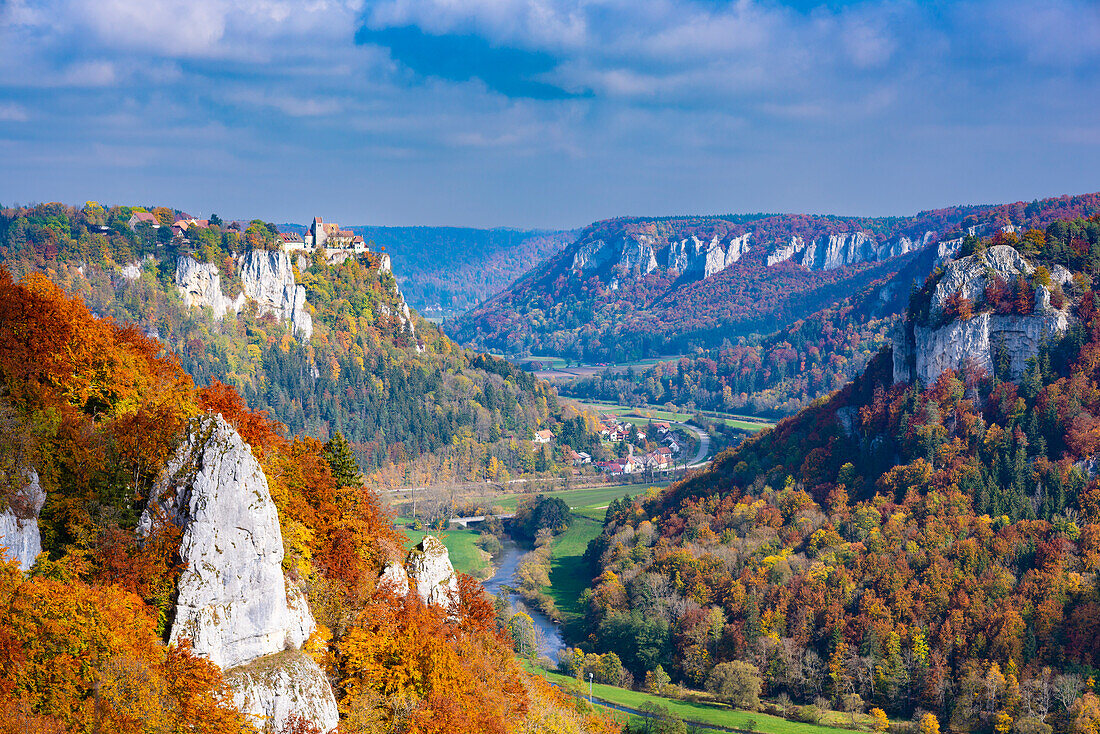 Werenwag Castle, Upper Danube Nature Park, Swabian Jura, Baden-Wuerttemberg, Germany, Europe
