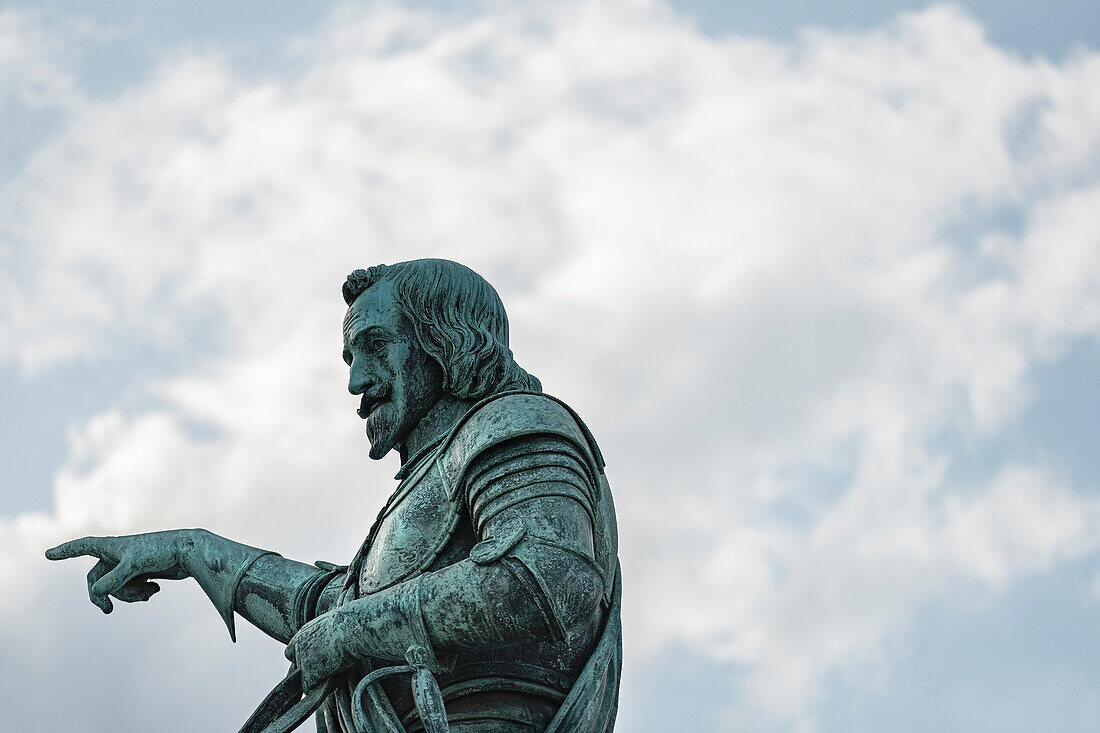 View of the equestrian monument of Elector Maximilian I, Maxvorstadt, Munich, Bavaria, Germany, Europe