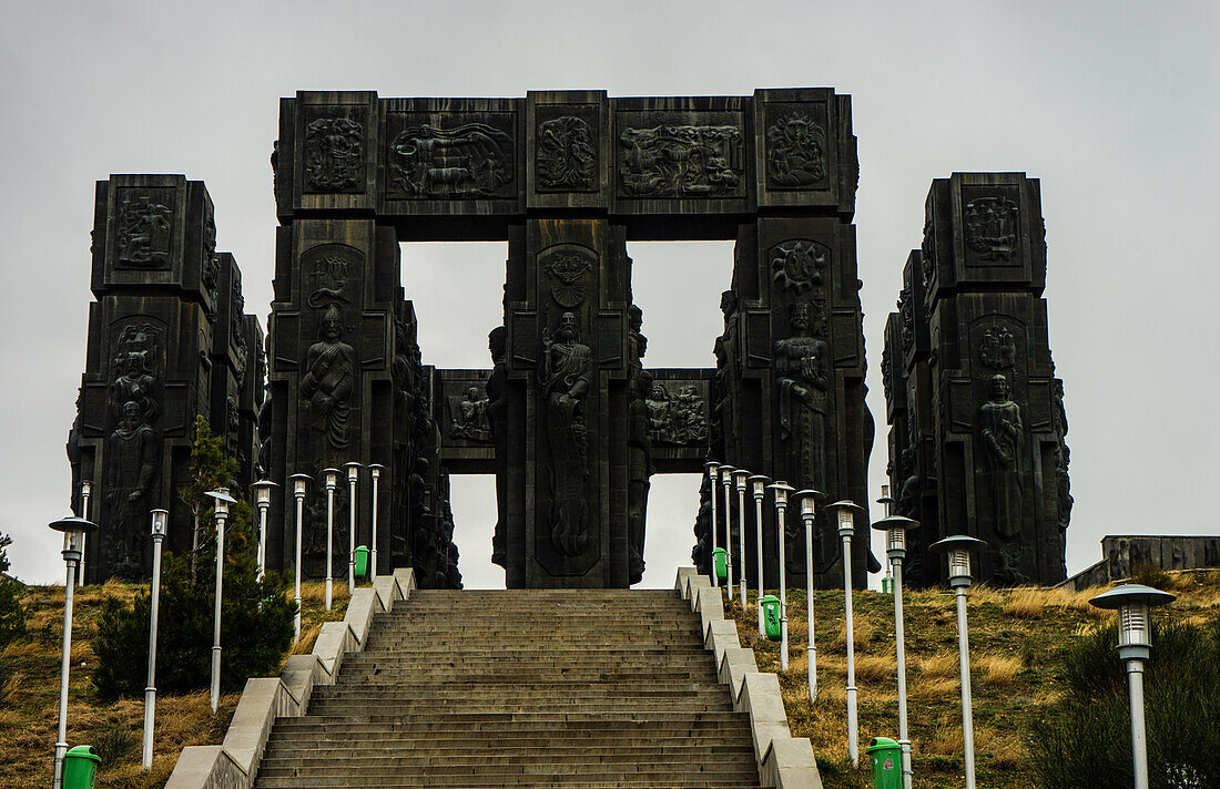 Riesiges Denkmal der georgischen Geschichte von Tiflis, Georgien
