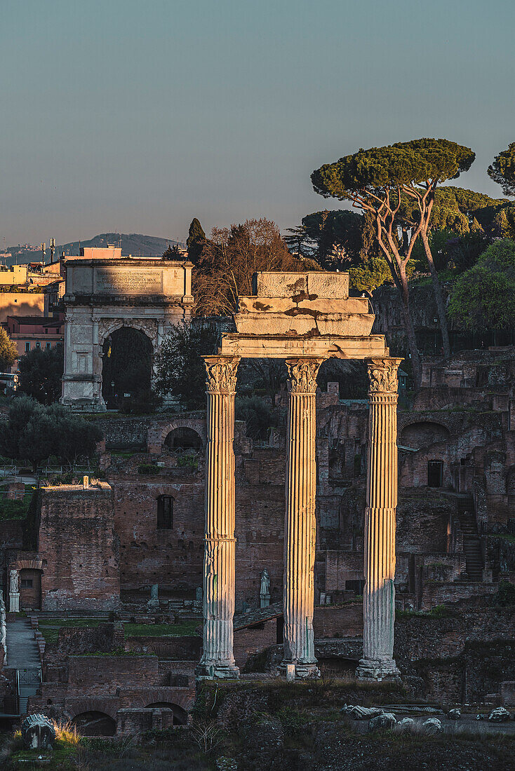 Blick auf Antikes Forum vom Kapitolshügel, Rom, Latium, Italien, Europa