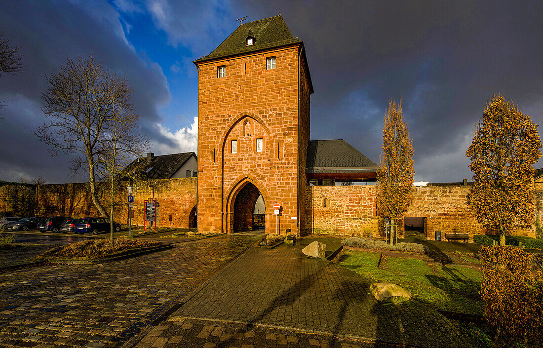 Zülpicher Tor and city wall in Nideggen, Düren District, North Eifel, Hohes Venn-Eifel Nature Park, North Rhine-Westphalia, Germany