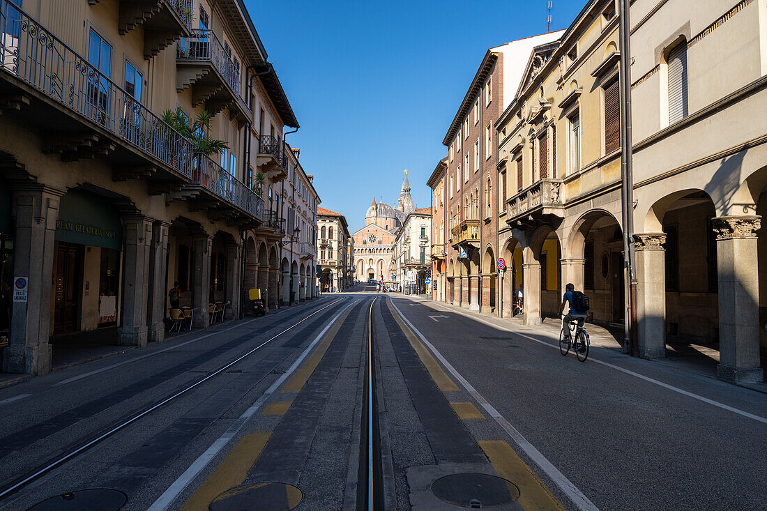 Blick auf die Basilika des Heiligen Antonius in Padua, Italien