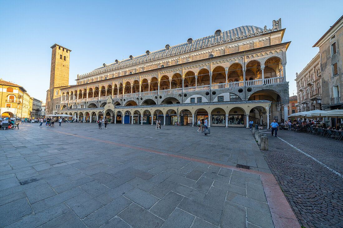 Piazzo della Frutta and Palazzo della Ragione in Padua, Italy.