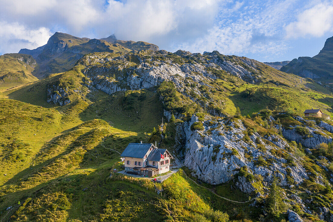 Luftansicht der Lidernenhütte, Kanton Uri, Glarner Alpen, Schweiz