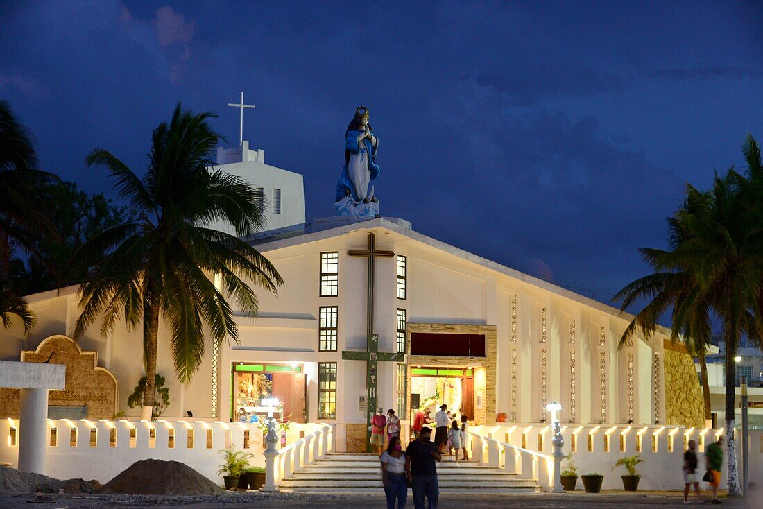 Kirche in der Ciudad de Isla Mujeres, vor Cancun, Yucatan, Mexiko