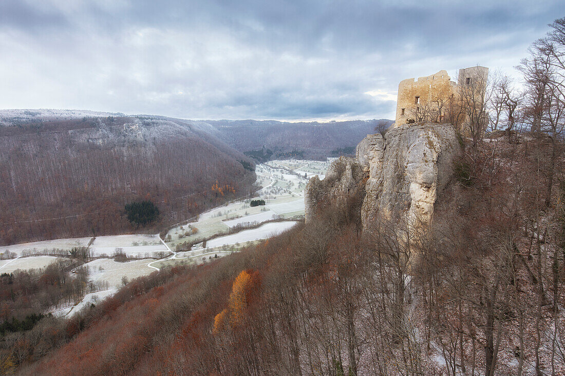 View of the valley and Reussenstein castle ruins, Neidlingen, Baden-Würtenberg, Germany. wintry. Snow.