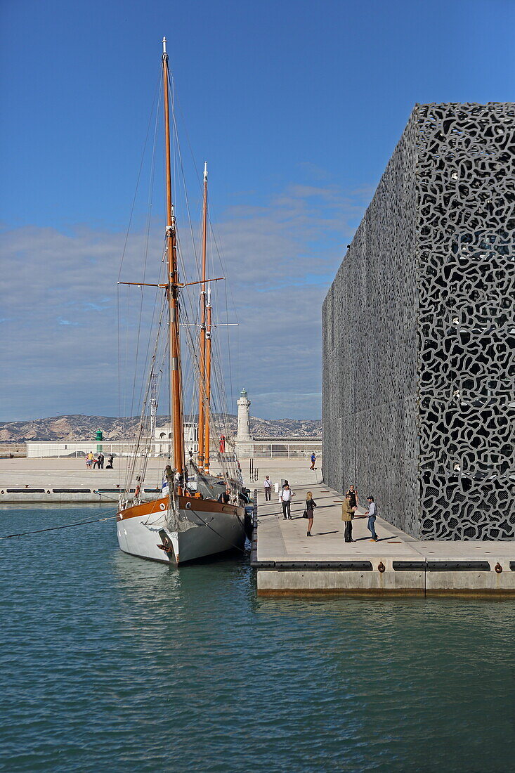 Bootsanleger am MuCem (Museum der Zivilisationen Europas und des Mittelmeers), Marseille, Bouches-du-Rhone, Provence-Alpes-Cote d'Azur, Frankreich