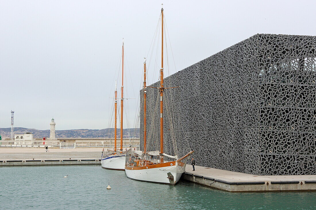 Bootsanleger am MuCem (Museum der Zivilisationen Europas und des Mittelmeers), Marseille, Bouches-du-Rhone, Provence-Alpes-Cote d'Azur, Frankreich