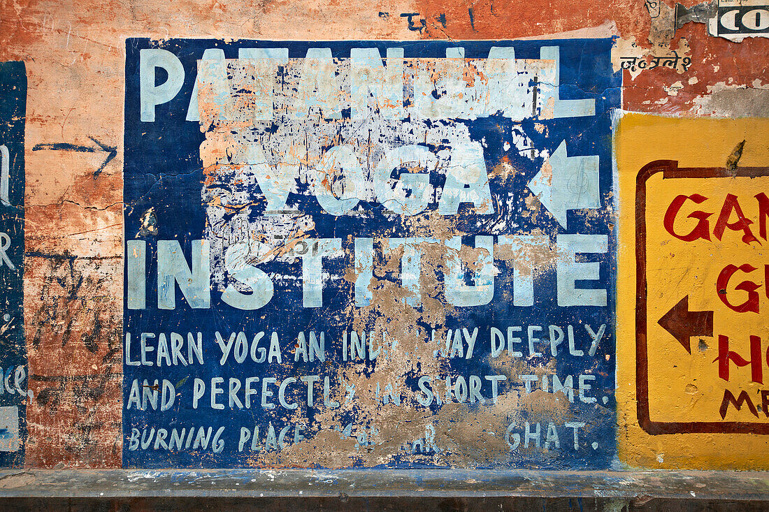 Yoga-Werbung, Varanasi, Indien