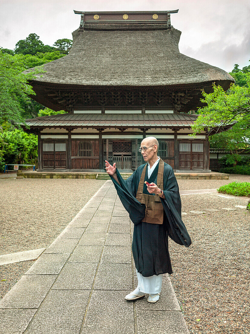 Priester des Choshouji-Tempels, Itako, Iberaki, Japan