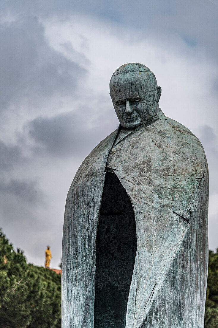 Statue des Papstes Johannes Paul am Bahnhof Termini, Rom, Latium, Italien, Europa