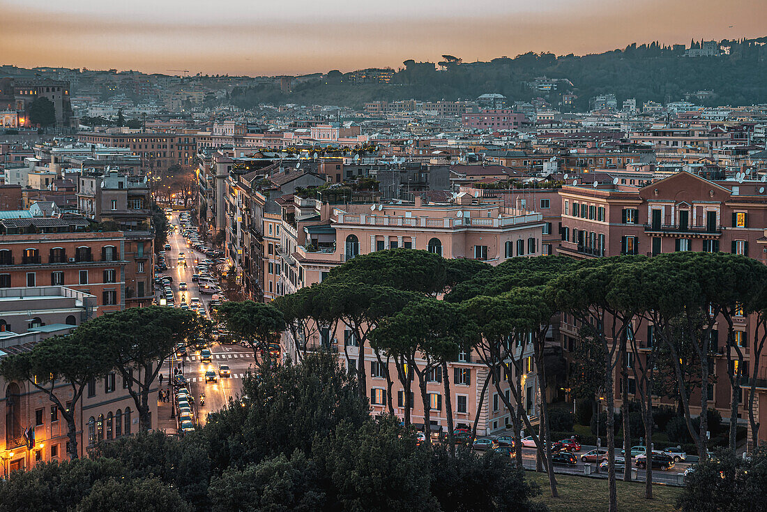 Blick von der Castel Sant'Angelo, Engelsburg, UNESCO-Weltkulturerbe auf  und Rom, Latium, Italien, Europa