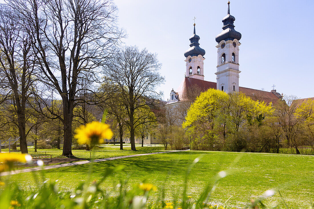 double folds; former Benedictine monastery and minster of Our Lady, monastery church, in the Swabian Jura, Baden-Württemberg, Germany