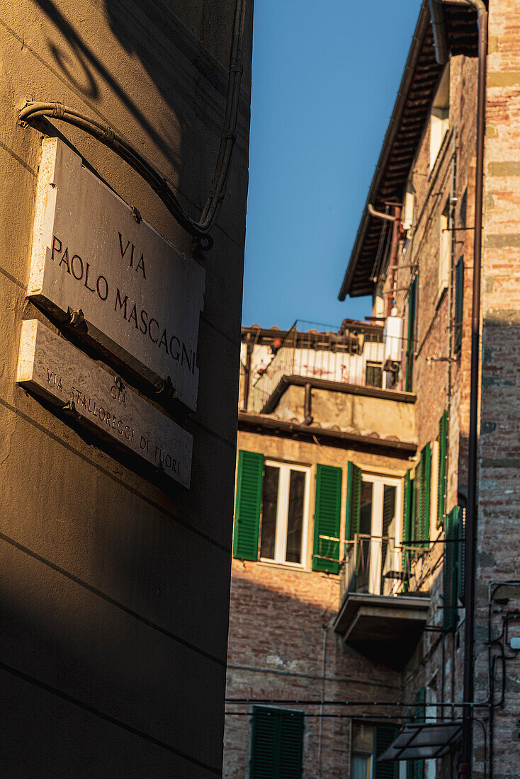 Straßenschild in Gasse der Altstadt, Siena, Toskana, Italien, Europa