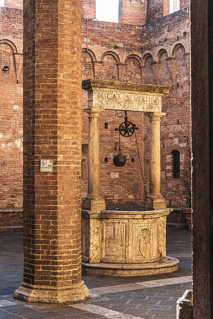 Fountain at Palazzo Chigi Saracini, Siena, Tuscany, Italy, Europe