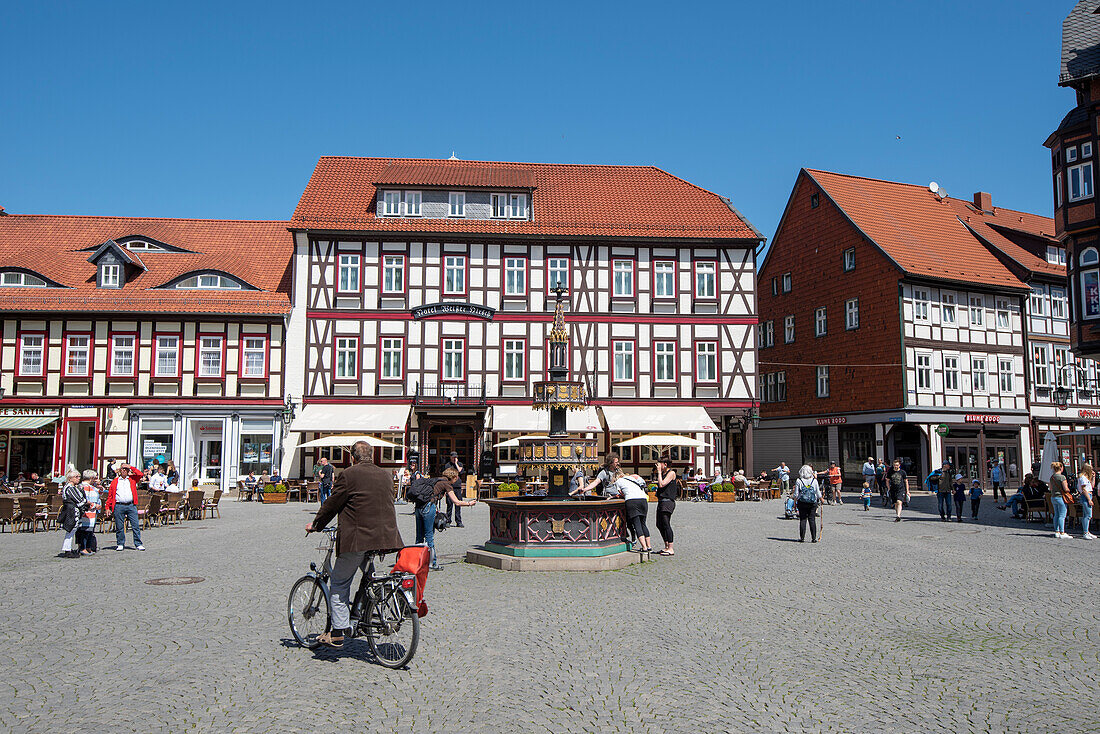 Hotel Weißer Hirsch, in front of the market square with historical benefactor fountain, Wernigerode, Saxony-Anhalt, Germany