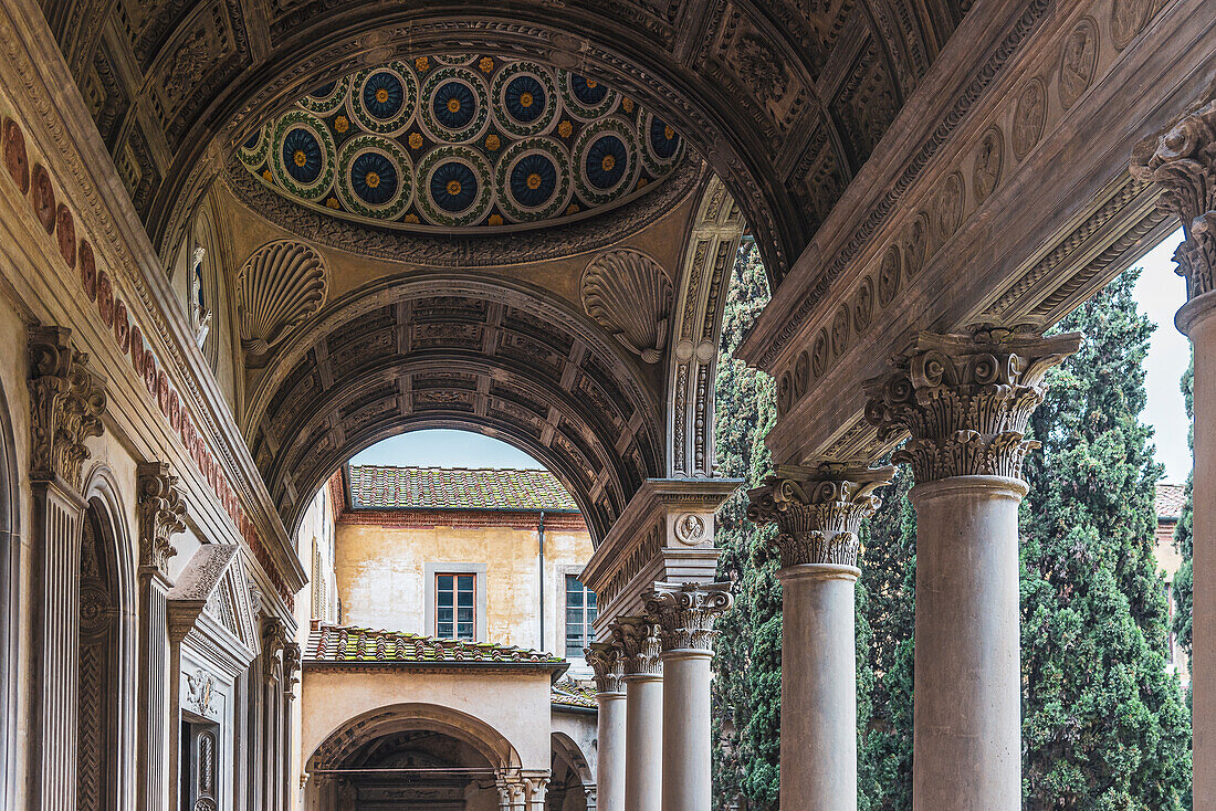 Kreuzgang der Santa Croce, Franziskanerkirche, Florenz, Toskana, Italien, Europa