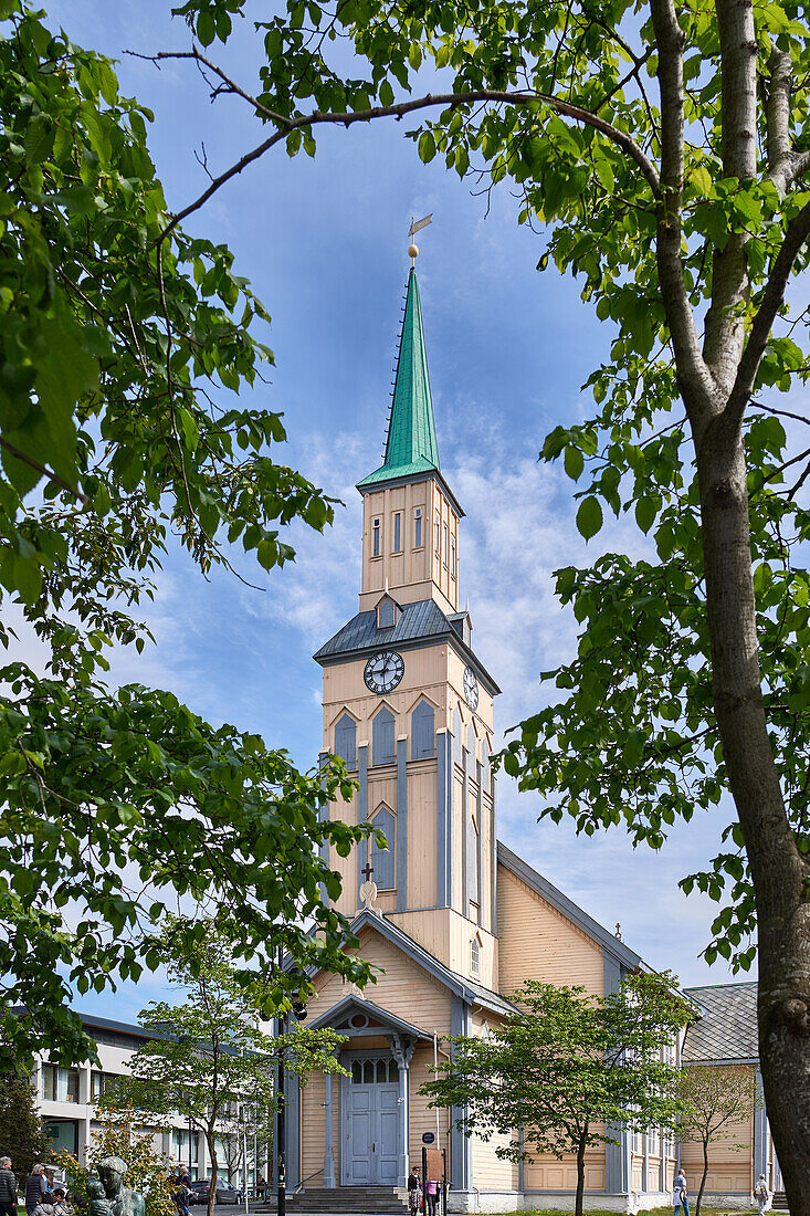 Protestantische Kirche Tromsø, hauptsächlich aus Holz errichtet, Kirkegata, Tromsø, Norwegen