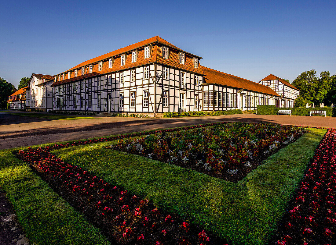 Historische Gebäude im Gräflichen Park von Bad Driburg, Nordrhein-Westfalen, Deutschland