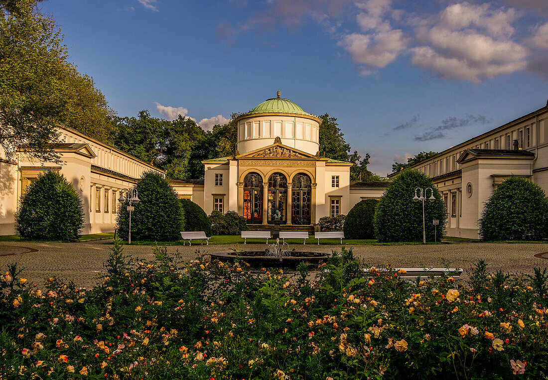 Badehaus I  im Kurpark von Bad Oeynhausen, Nordrhein-Westfalen, Deutschland