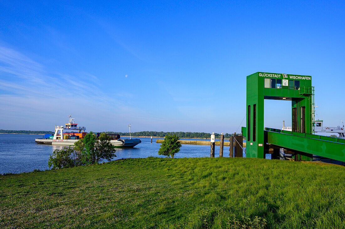 Elbe ferry near Glückstadt, Glückstadt, North Sea coast, Schleswig Holstein, Germany, Europe