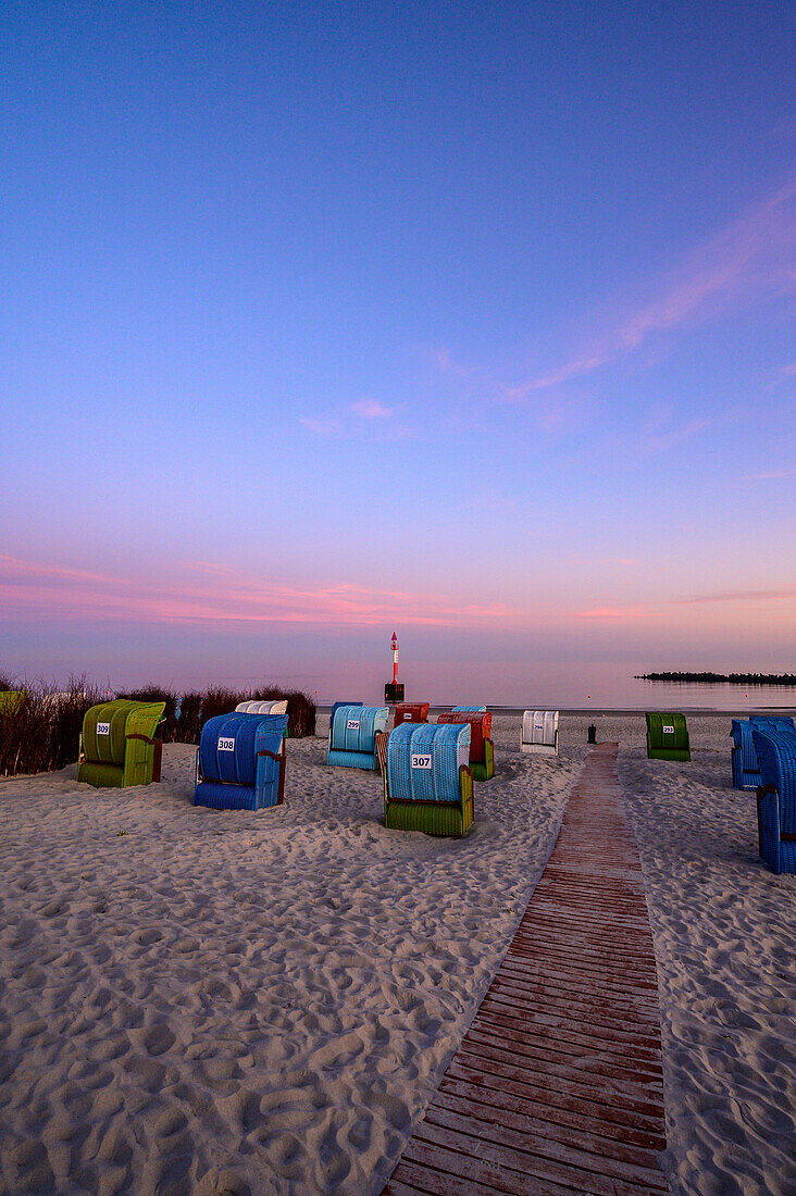 Düne/Badedüne, Nebeninsel von Helgoland, Strandkörbe auf Düne am Südstrand, Helgoland, Nordsee, Nordseeküste, Deutsche, Bucht, Schleswig Holstein, Deutschland, Europa,