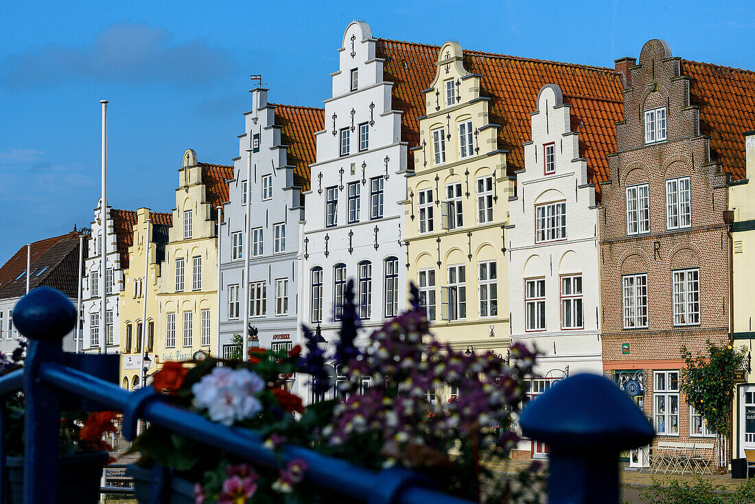 Gabled houses in the old town, Friedrichstadt, North Friesland, North Sea coast, Schleswig Holstein, Germany, Europe