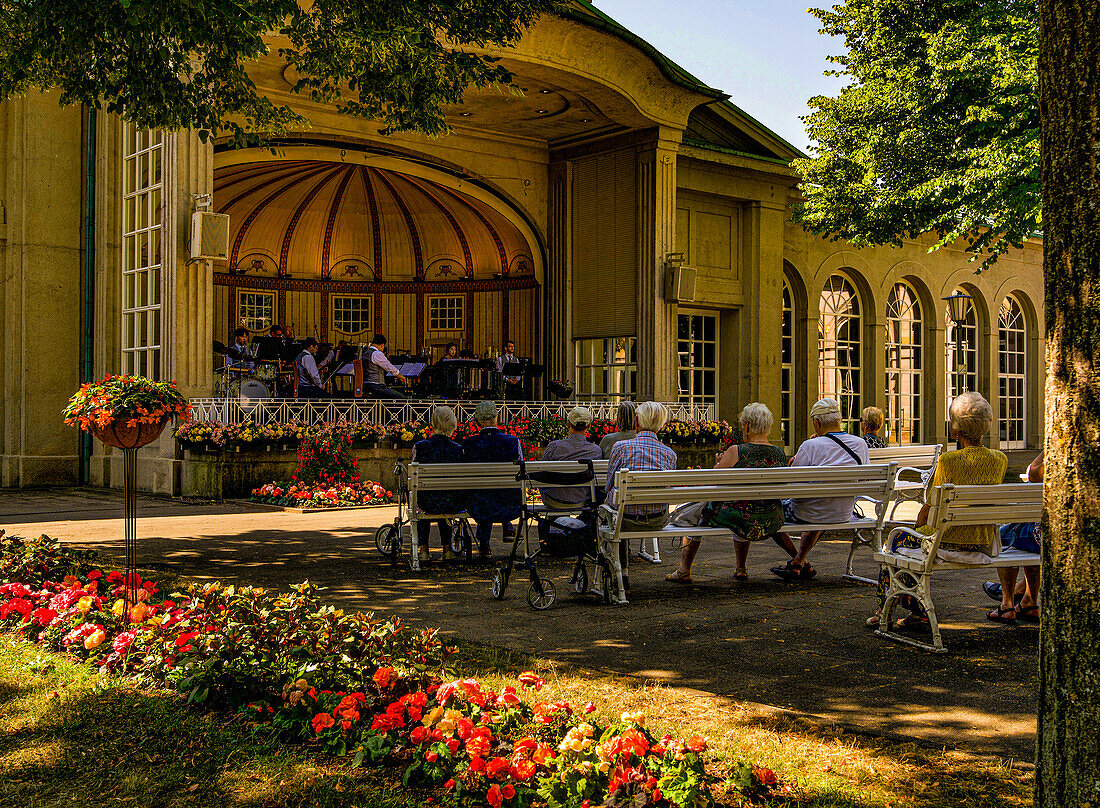 Morning concert of the &quot;Staatsbad Philharmonie Kissingen&quot; in the spa gardens of Bad Kissingen, Bavaria, Germany