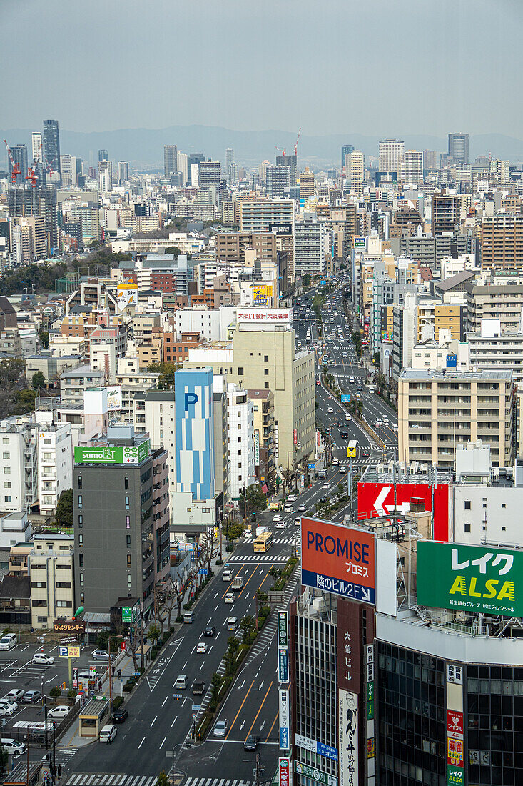 Blick auf Hochhäuser der Stadt Osaka, Japan, Asien