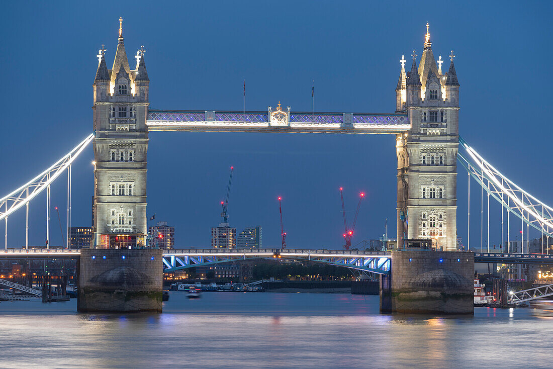 Tower Bridge, Fluss Themse, London, Großbritannien