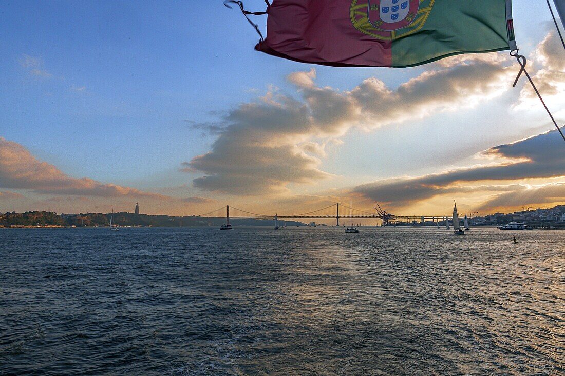 Der Tejo bei Lissabon, Portugal