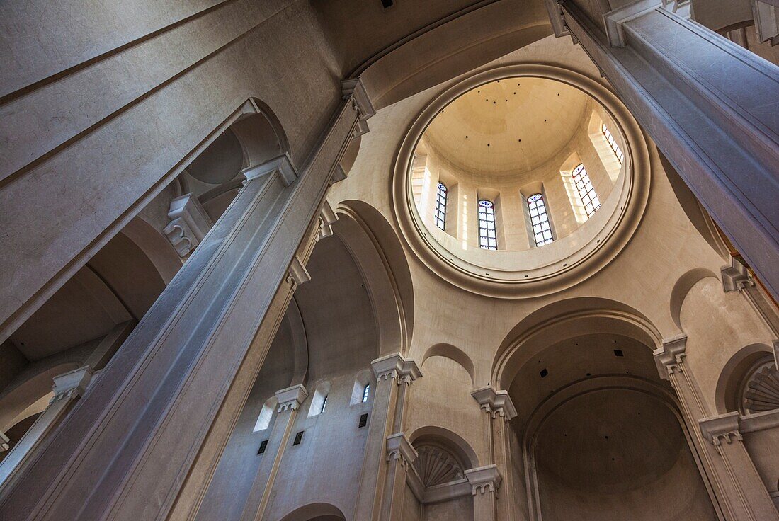 Georgia,Tbilisi,Tsminda Sameba Cathedral,interior.