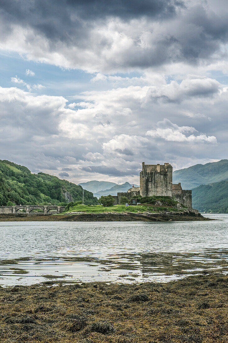 scottish landscape castle