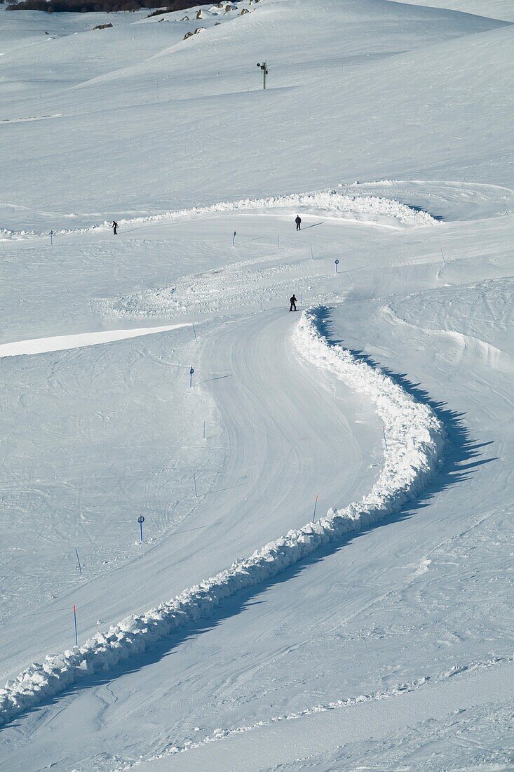 France,Puy de Dome (63),Besse-et-Saint-Anastaise,ski station of Super Besse,Col de Couhay pass,ski slope.