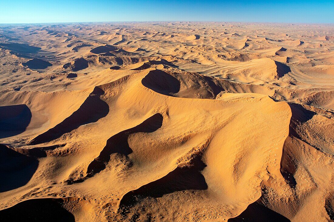 Luftaufnahme des Namib-Naukluft-Nationalparks, Namibia, Afrika.