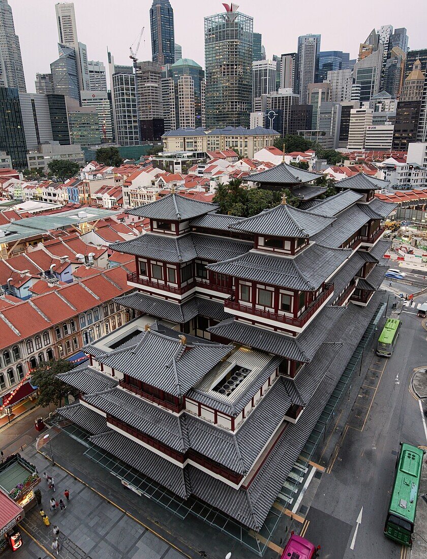 Singapur, Singapur - 18. Oktober 2018: Buddha Tooth Relic Temple in China Town.