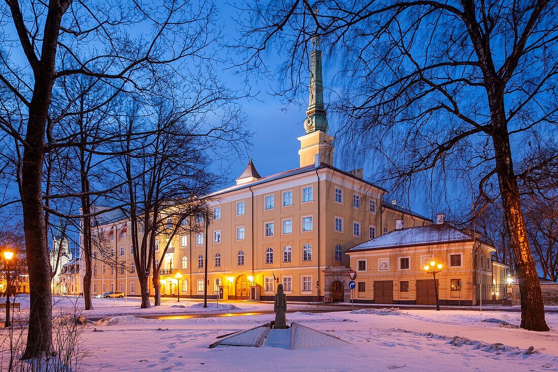 Wintermorgen auf Schloss Riga, Lettland.