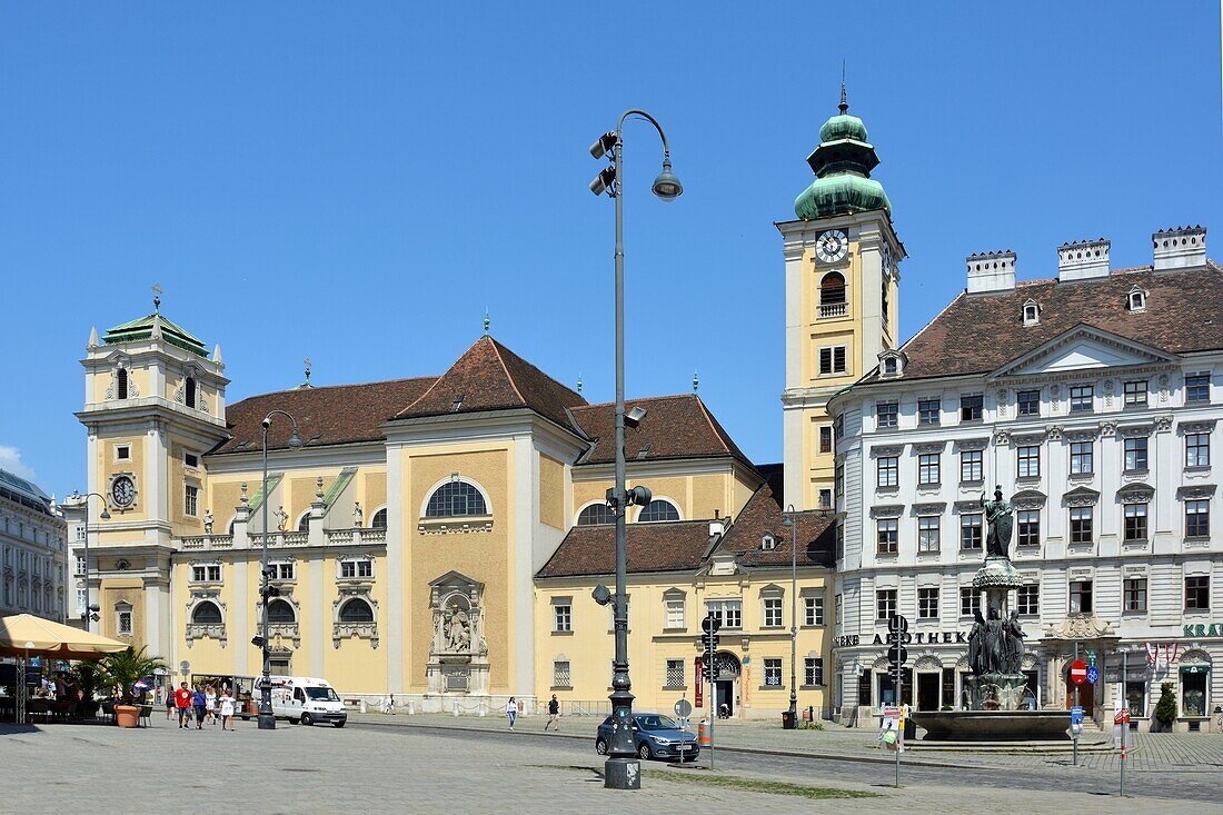 Schottenkirche auf dem Freyungplatz in Wien - Österreich.