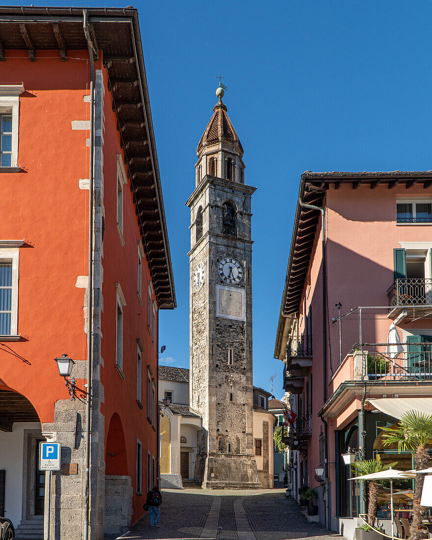 Kirche in der Altstadt von Ascona, Tessin, Schweiz