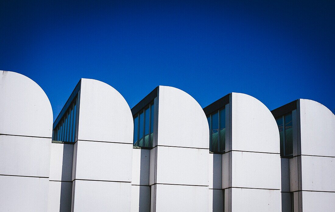 Dachdetail im Bauhaus Museum, Berlin, Deutschland.