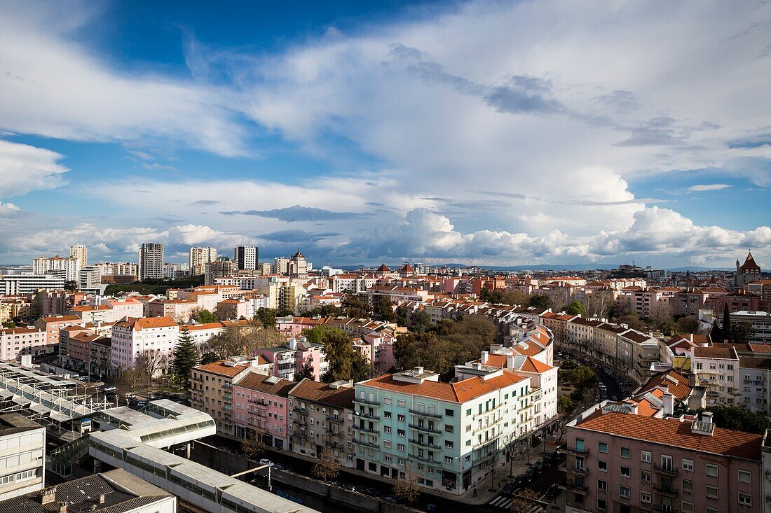Das Areeiro-Viertel von Lissabon, Portugal, von oben gesehen.