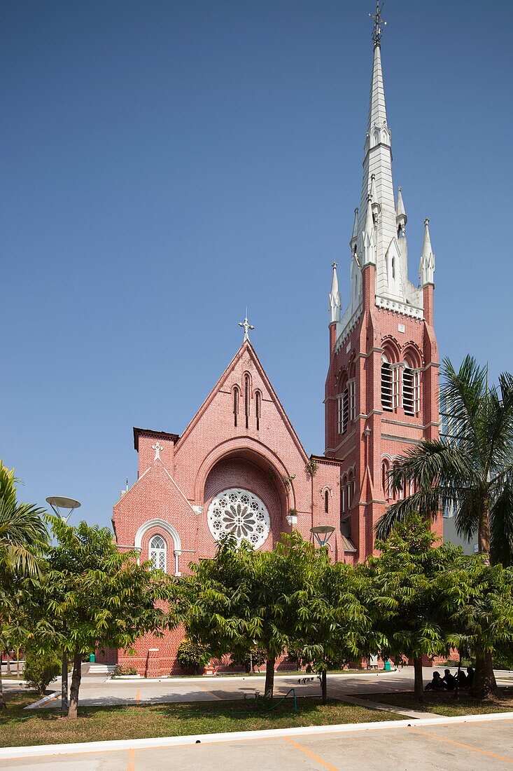 Kathedrale der Heiligen Dreifaltigkeit, erbaut im Jahre 1895, Yangon, Myanmar, Asien.