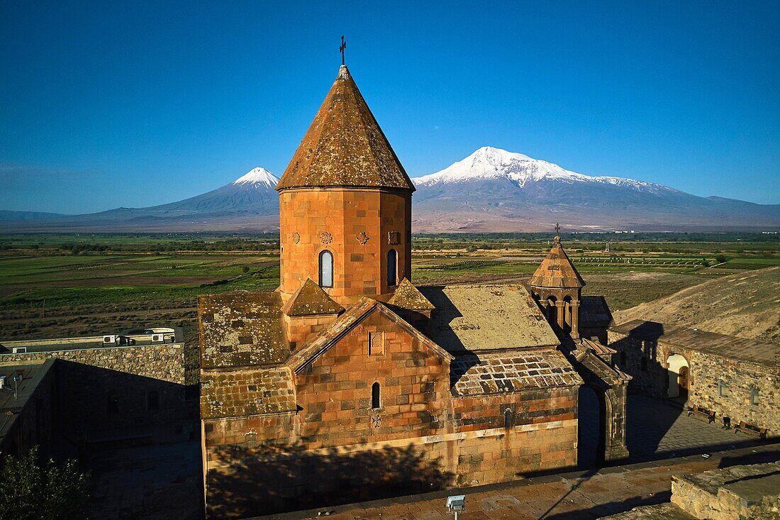 Armenie,region d'Ararat,monastere de Khor Virap et le mont Ararat / Armenia,Ararat region,Khor Virap monastery and Ararat mountain.