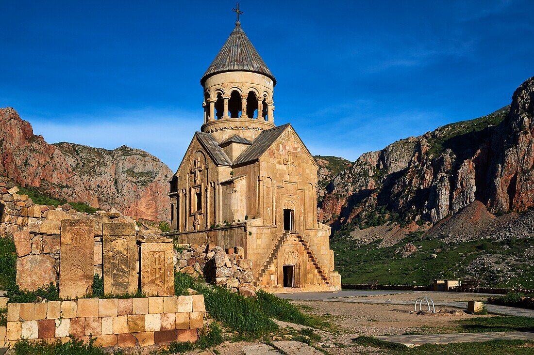 Armenie,province de Vayots Dzor,monastere de Novarank / Armenia,Vayots Dzor province,Novarank monastery.