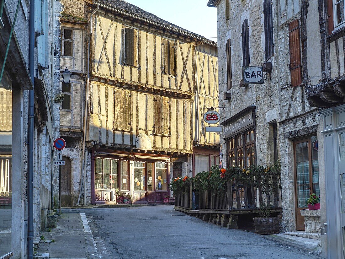 Grand Rue, Issigeac, Departement Dordogne, Nouvelle Aquitaine, Frankreich.